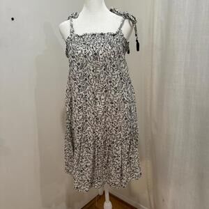 Black and white floral midi dress — Small